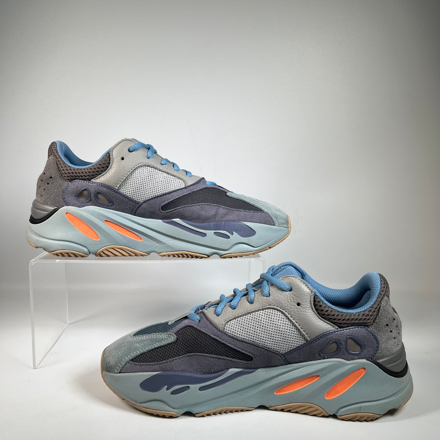Yeezy 700 Carbon Blue (2019) Size 9.5 USED s22254