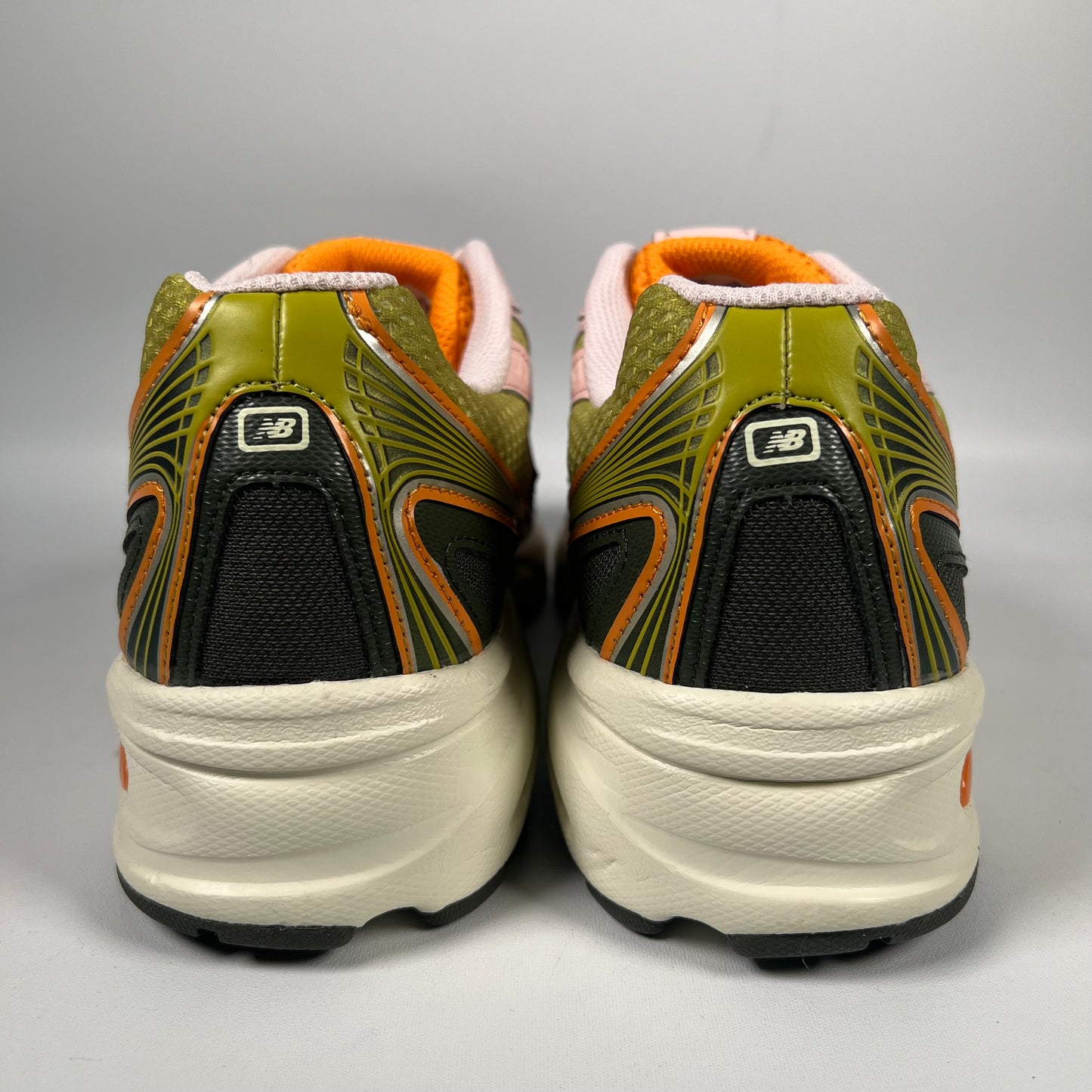New Balance 740 Concepts Saignee Size 8 NEW s15553