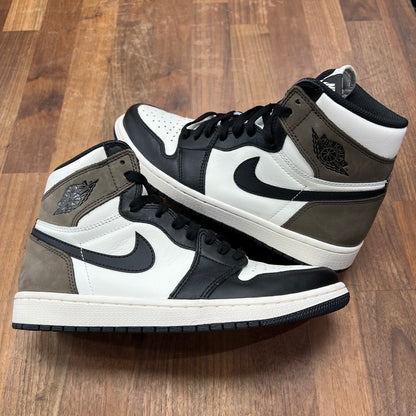 Jordan 1 Mocha Size 8.5 USED s16366