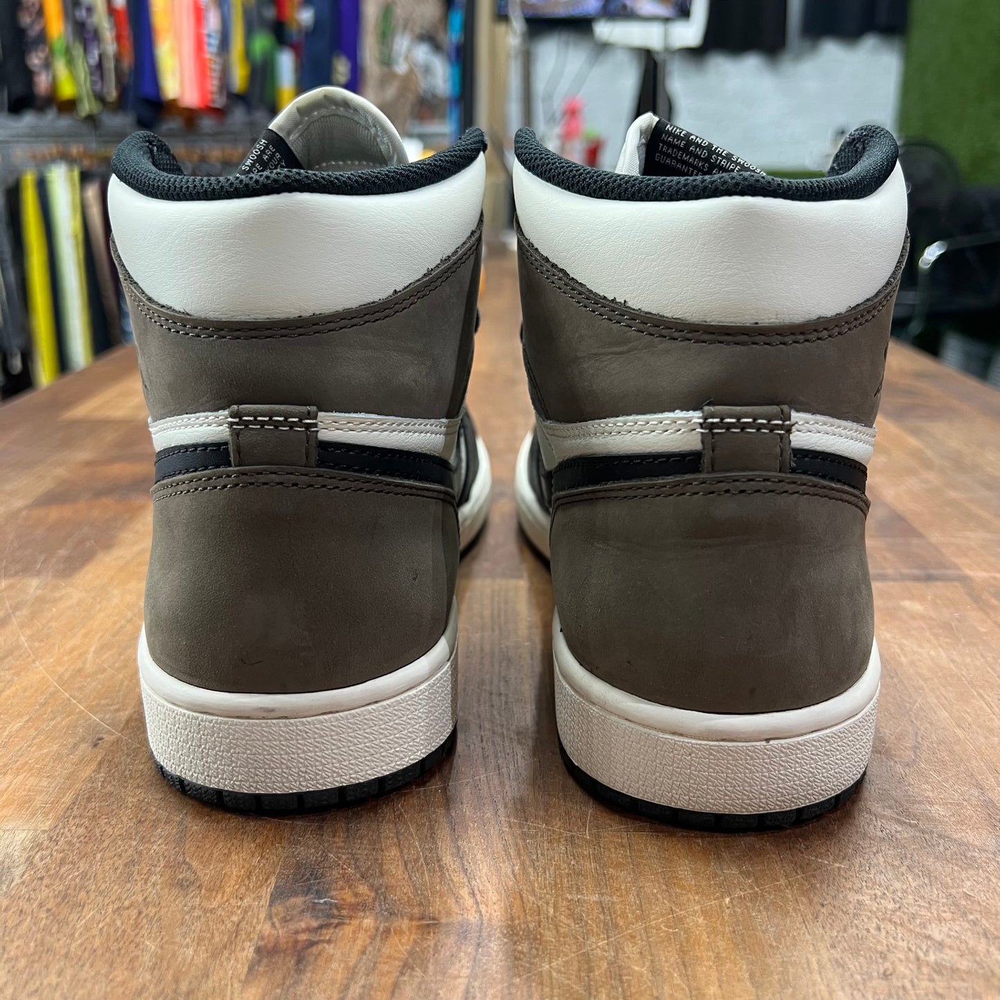 Jordan 1 Mocha Size 8.5 USED s16366