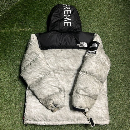 Supreme North Face Nuptse Paper Print Jacket Size Medium USED x13801