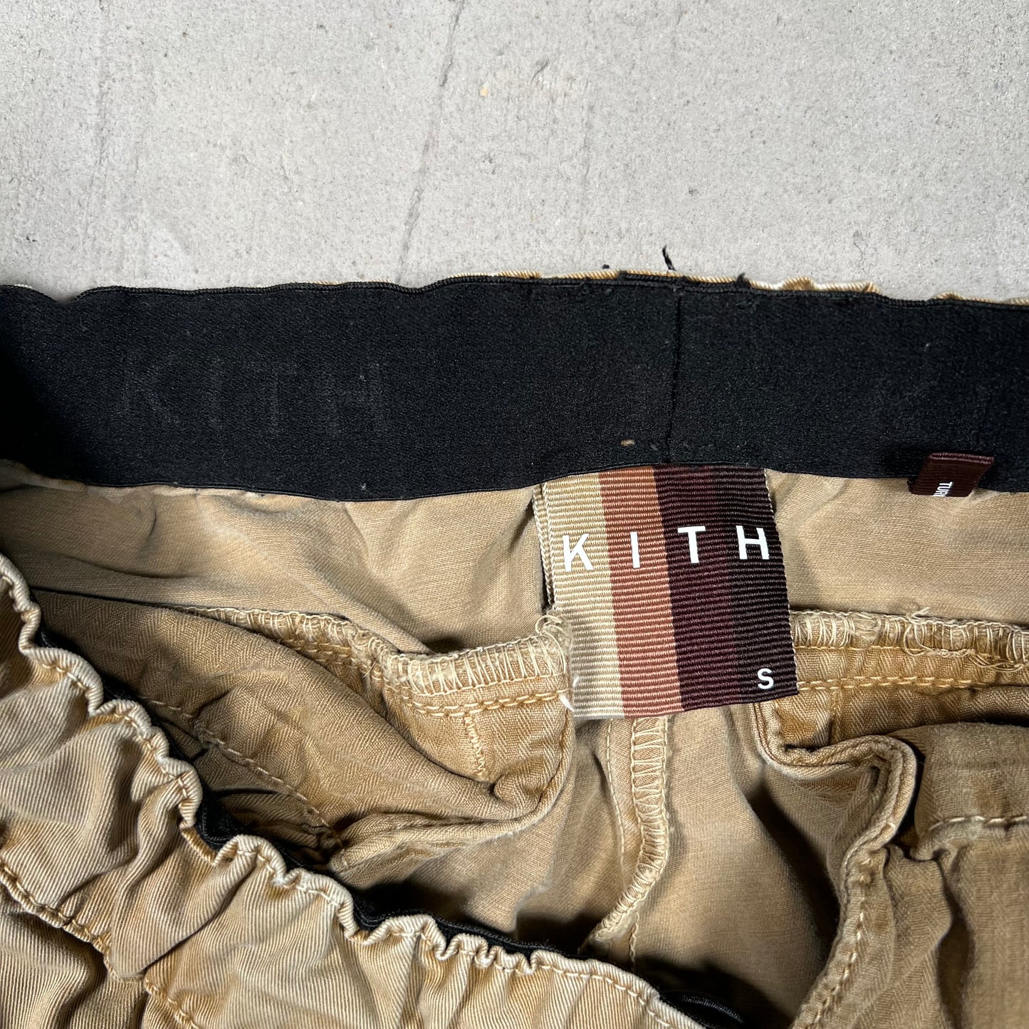 Kith Lightweight Khaki Pants Size Small USED x17524