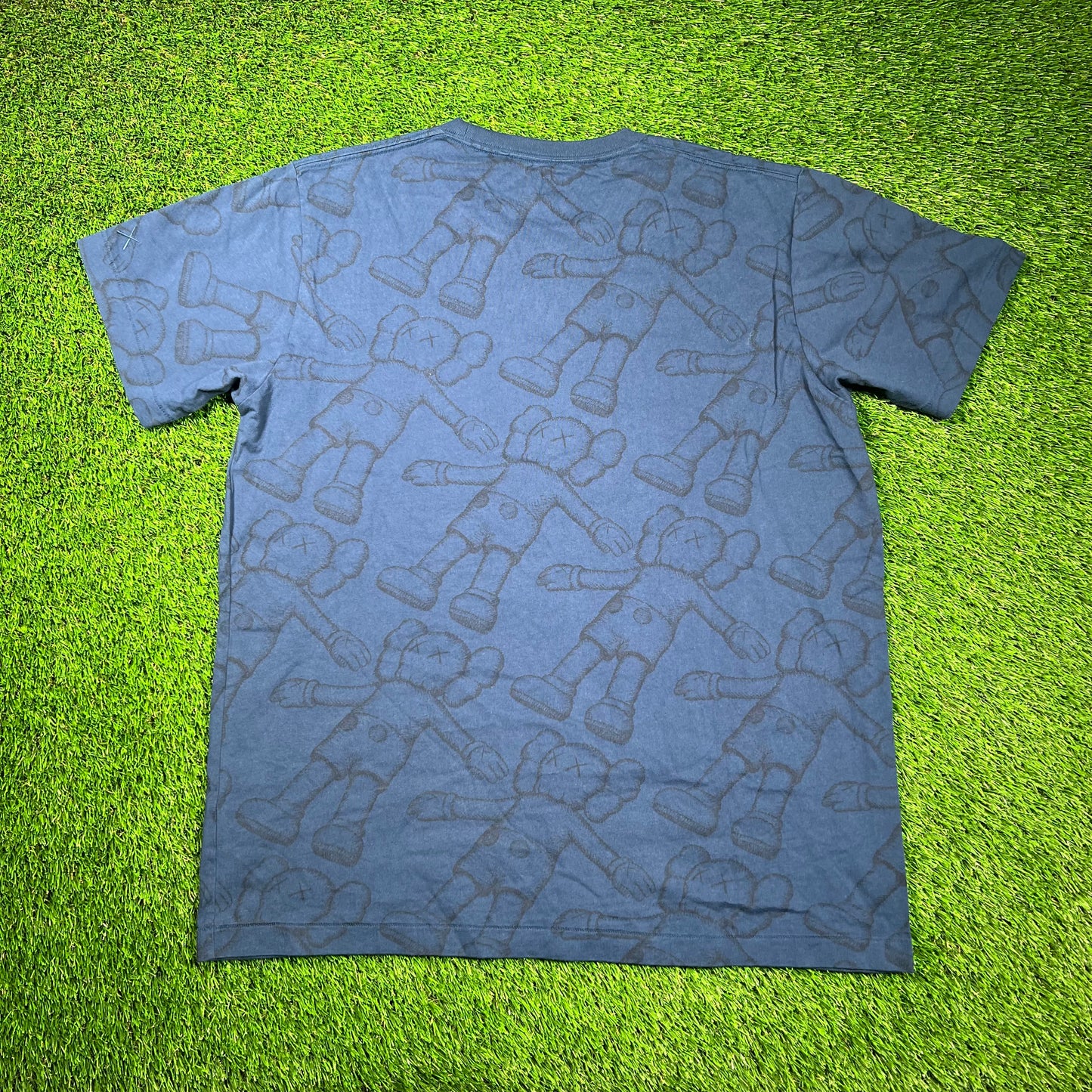 Kaws Uniqlo Laying Figure AOP Blue Tee Size XL USED x16701