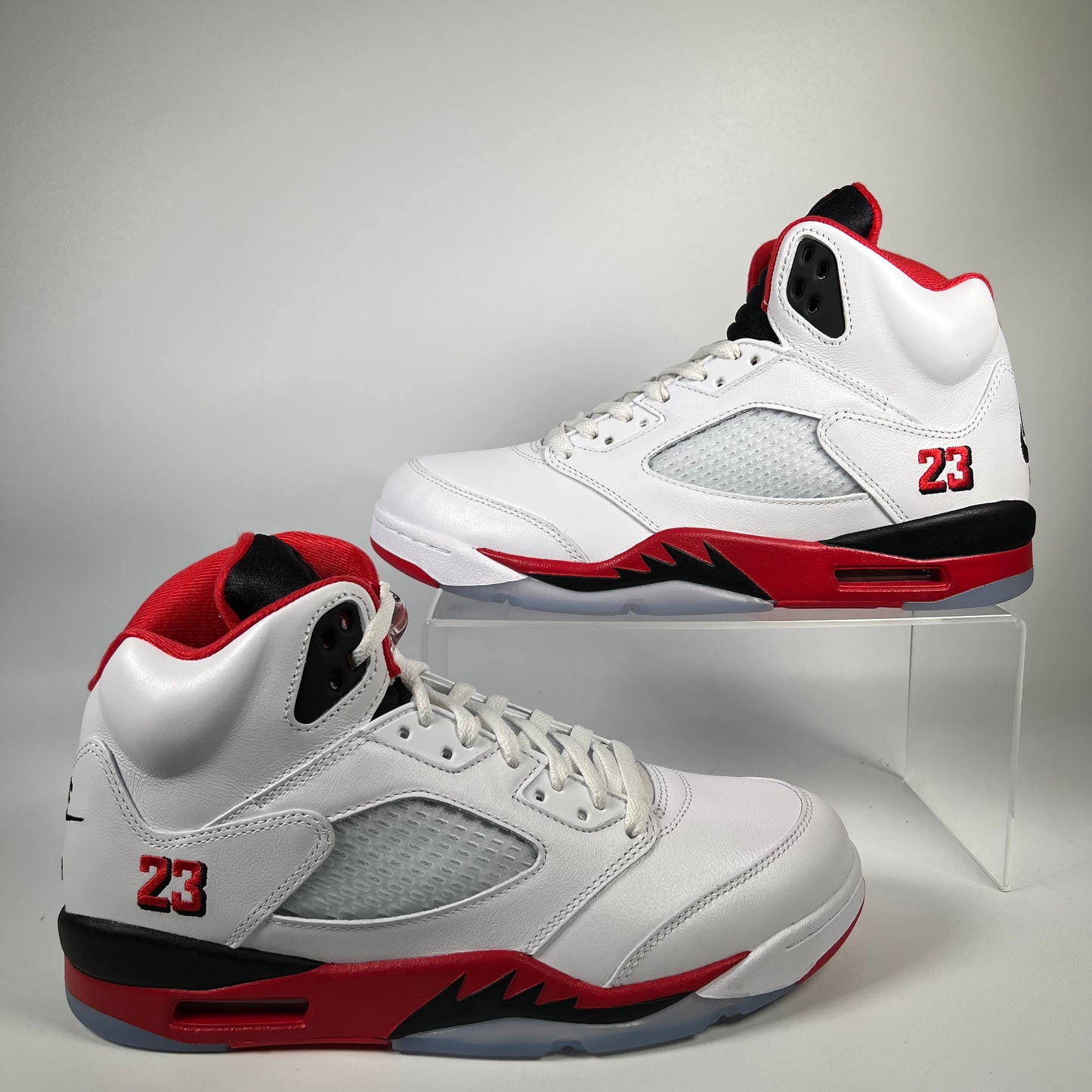 Jordan 5 Fire Red Black Tongue (2025) Size 10.5 NEW s18757