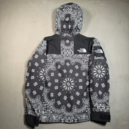 Supreme North Face Black Bandana Mountain Jacket (2014) Size Large USED x15382
