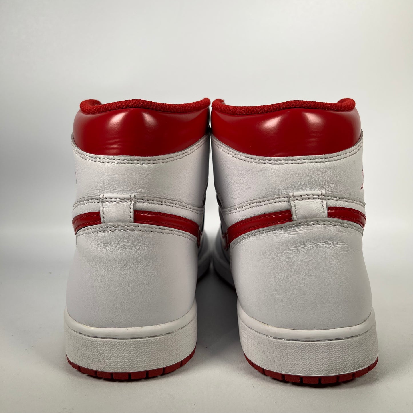 Jordan 1 High Metallic Red (2017) Size 11.5 USED s18599