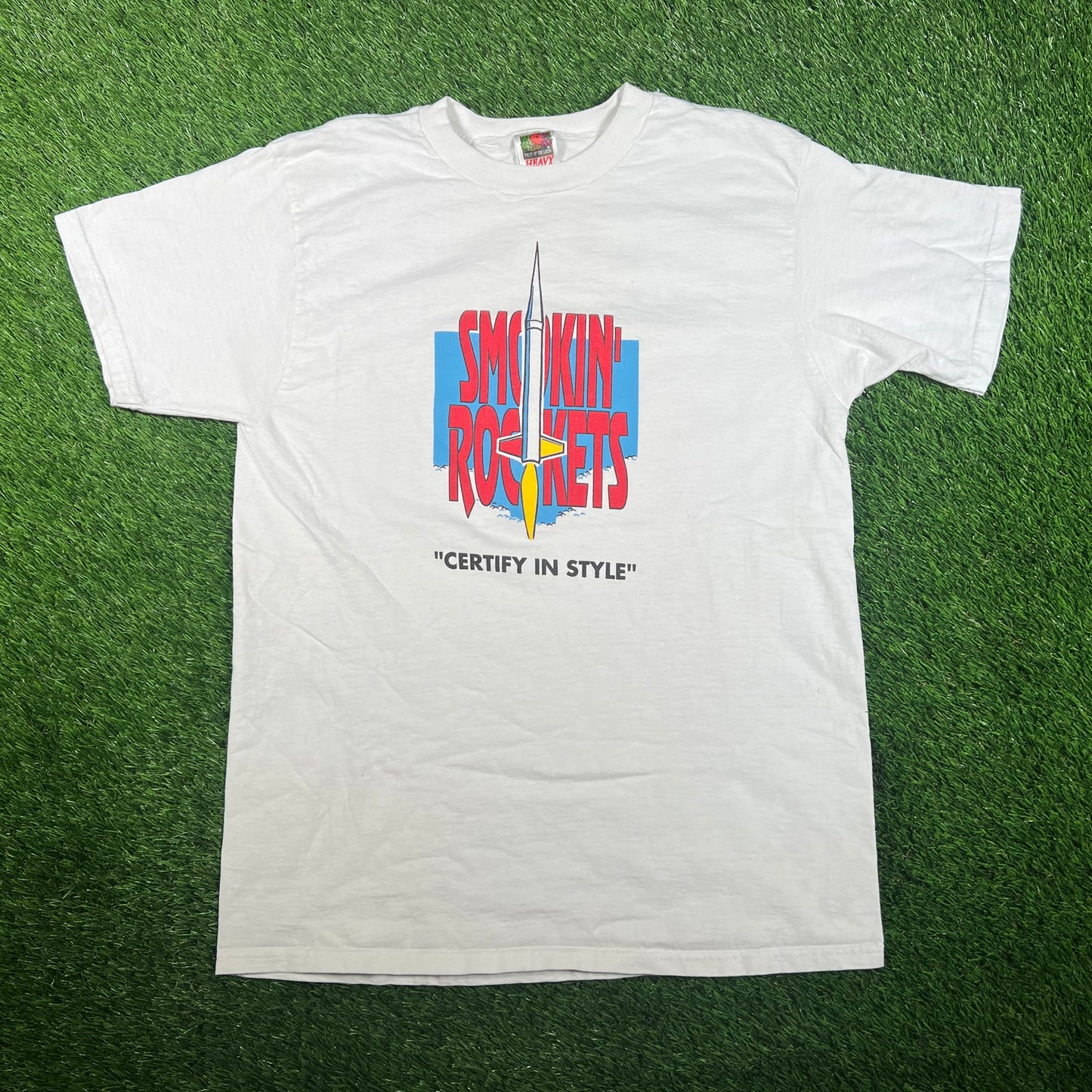 Y2K "Smokin Rockets" White Tee Size Large USED v17885