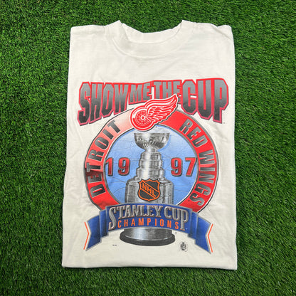 1997 Detroit Red Wings Stanley Cup Champions "Show Me The Cup" White Tee Size Large USED v18488