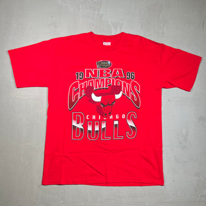 1996 Chicago Bulls NBA Champs Miro Tag Red Tee Size XL USED v16732