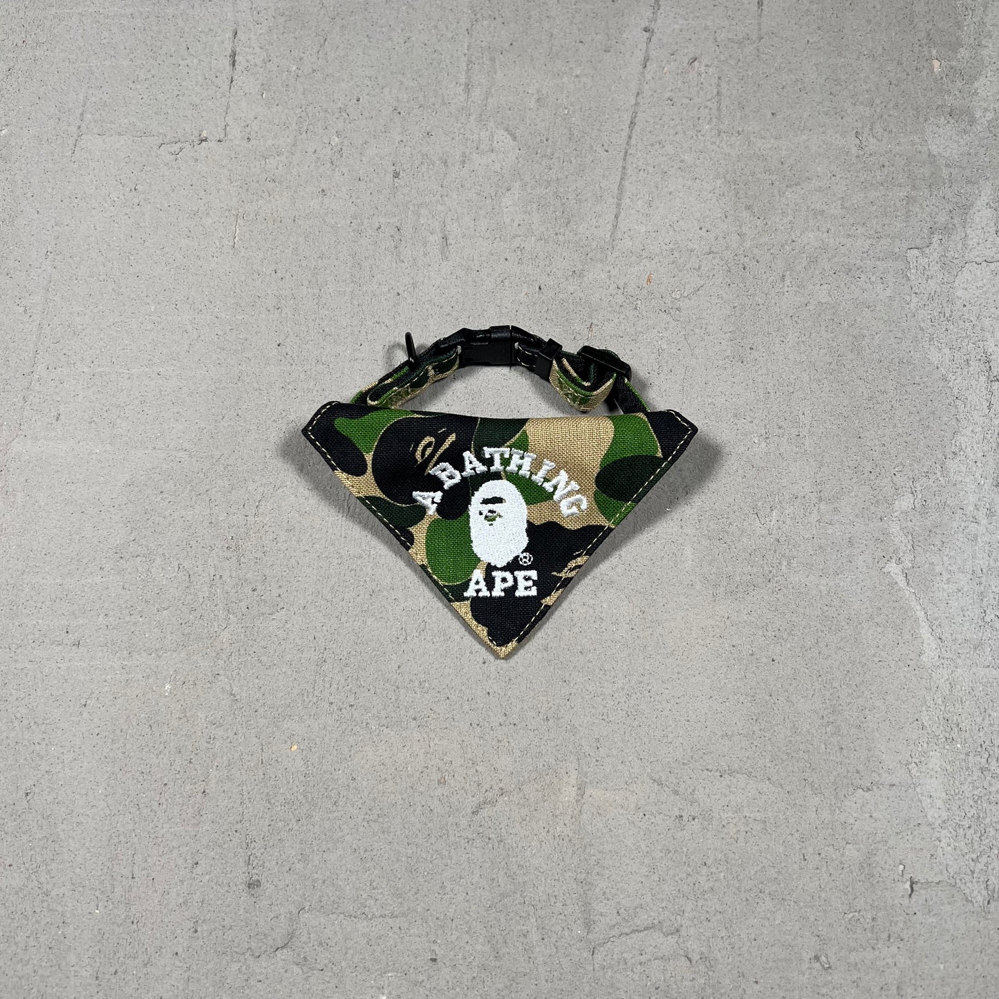 Bape Dog Collar Camo Size Small NEW x17301