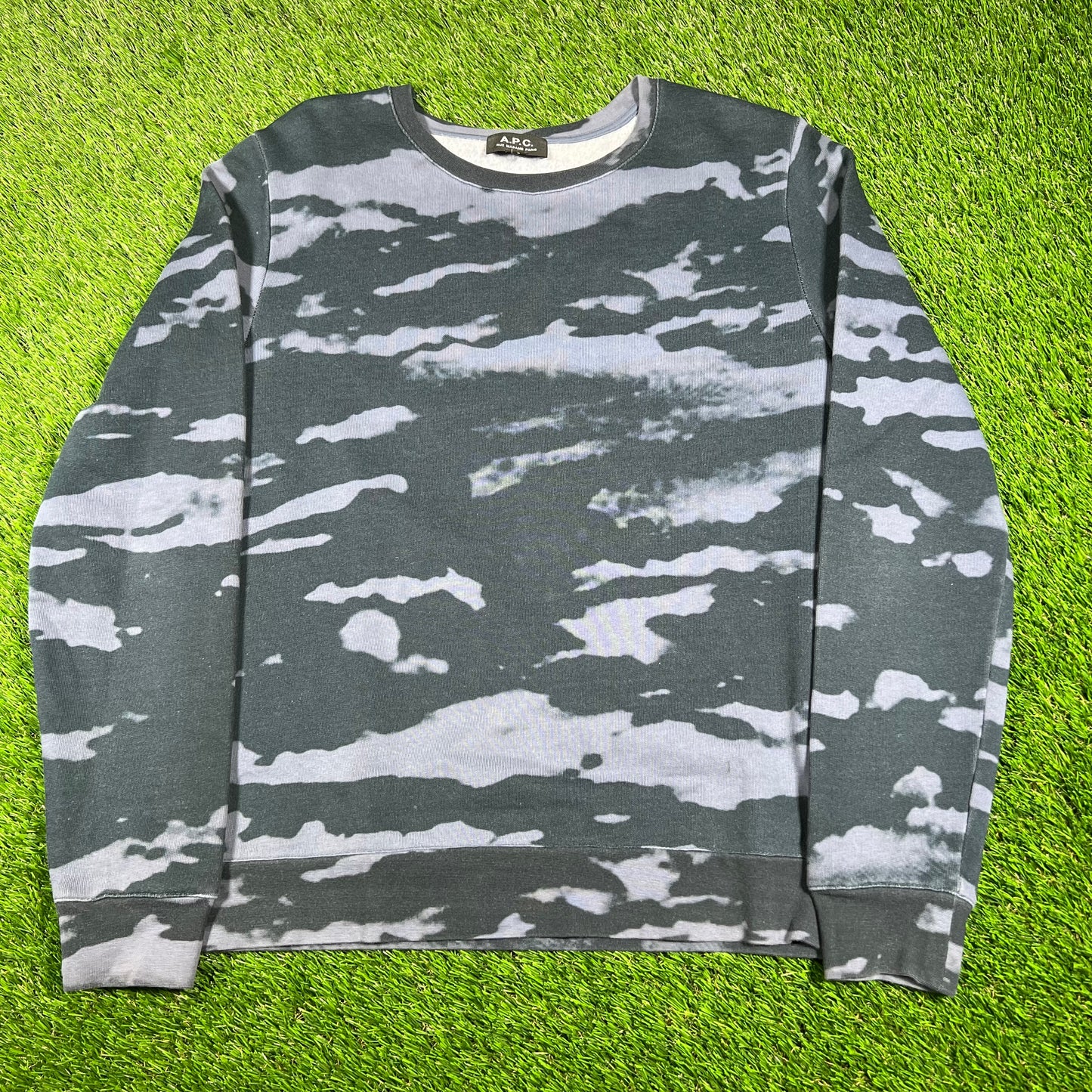 APC Rue Madame Blue Camo Crewneck Size Small USED x14600