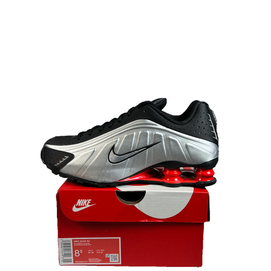 Nike Shox R4 Black Metallic Silver (2025) Size 7m / 8.5w NEW s22950