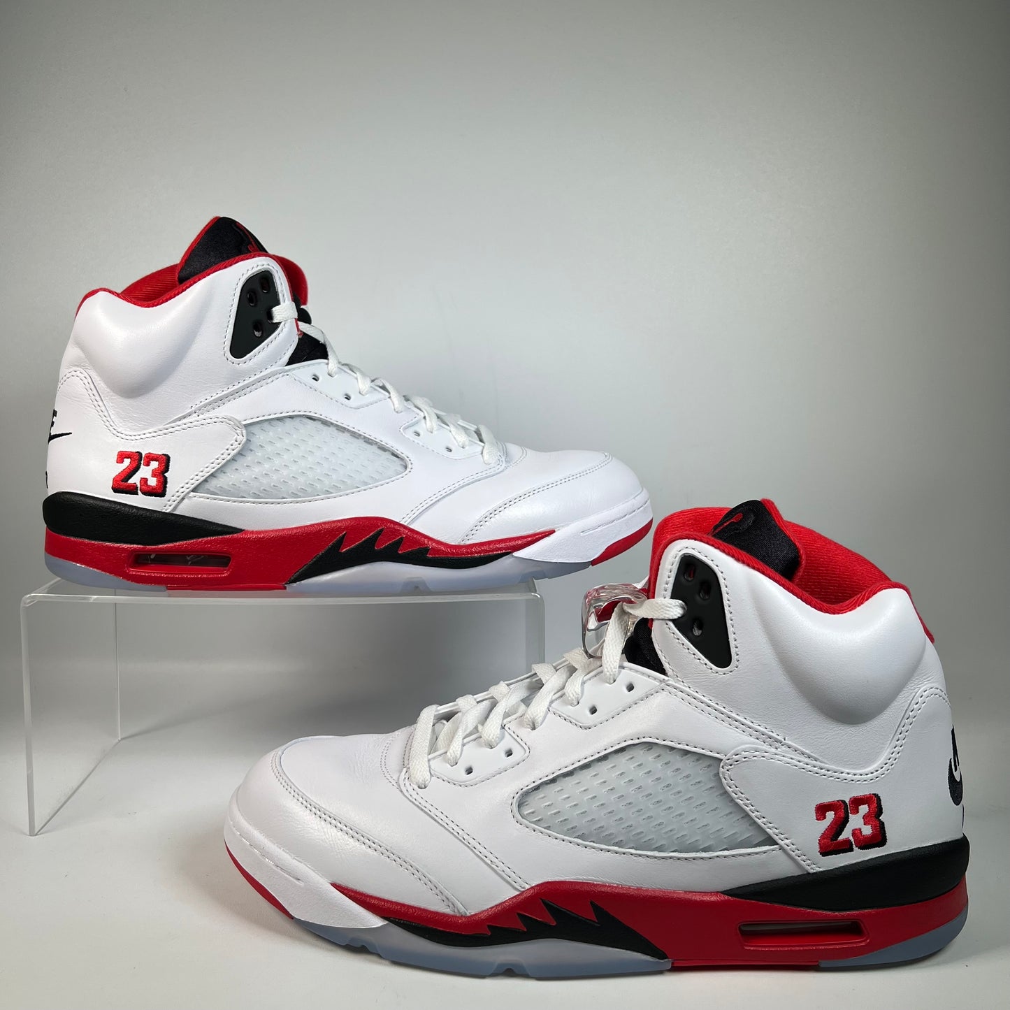Jordan 5 Fire Red Black (2025) Size 13 USED s22328