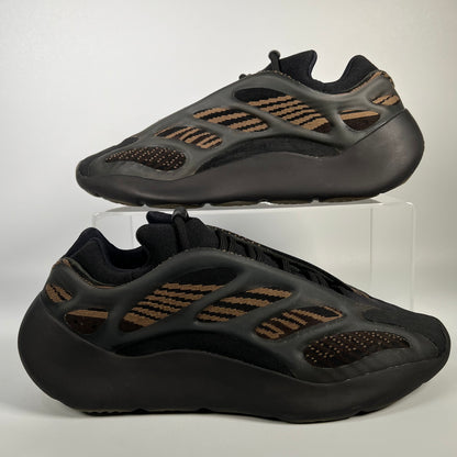 Yeezy 700 V3 Clay Brown Size 10.5 USED S17414