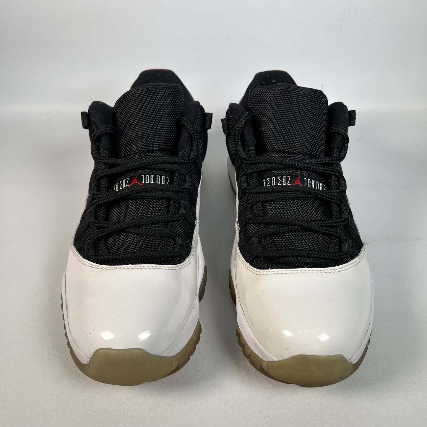 Jordan 11 Low Tuxedo (2013) Size 9 USED s21764