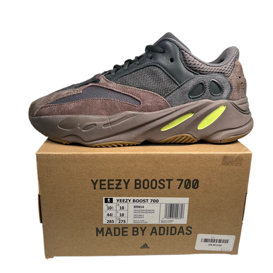 Yeezy 700 Mauve (2018) Size 10.5 USED s17768