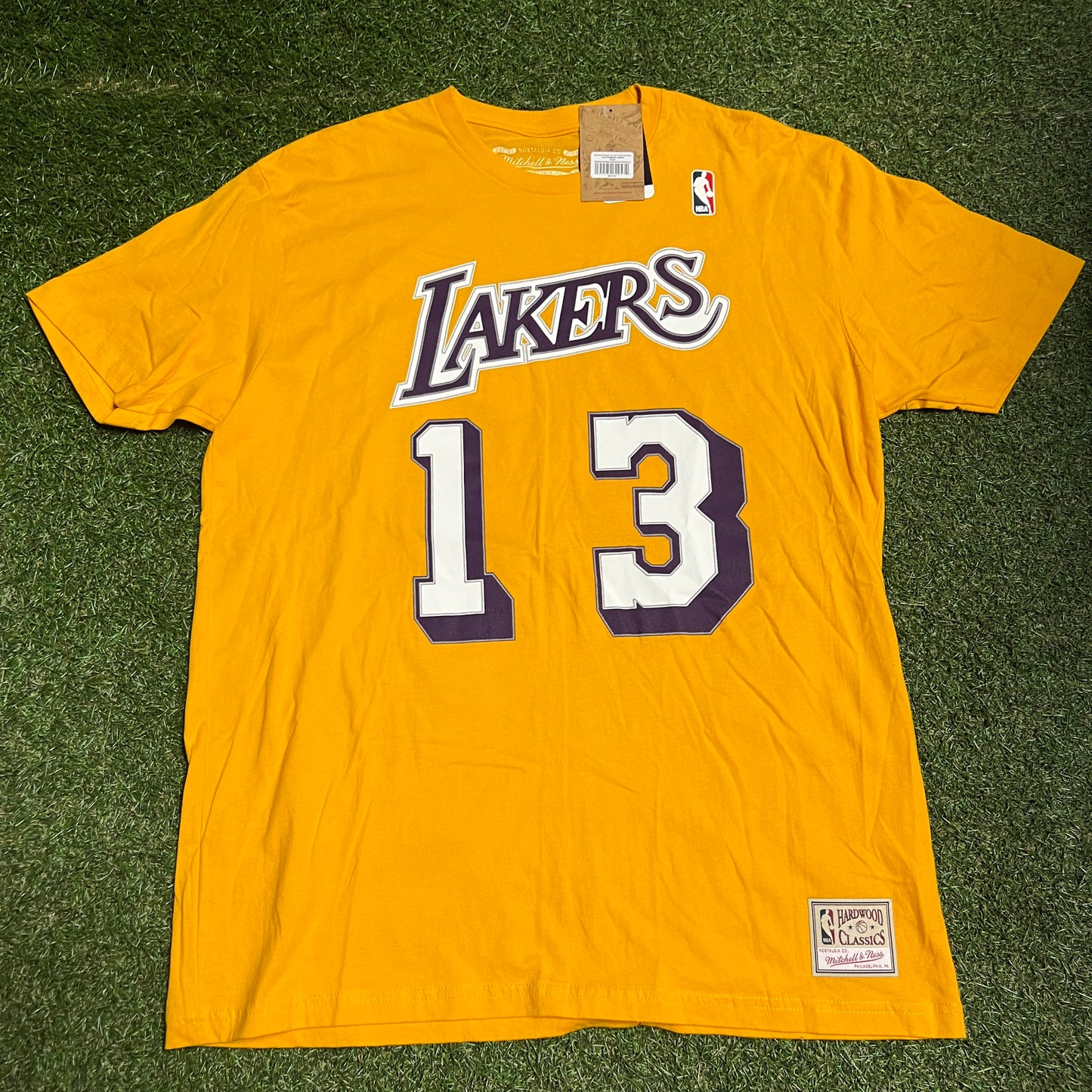 Mitchell and Ness Lakers #13 Chamberland Yellow Tee Size XL NEW v16067