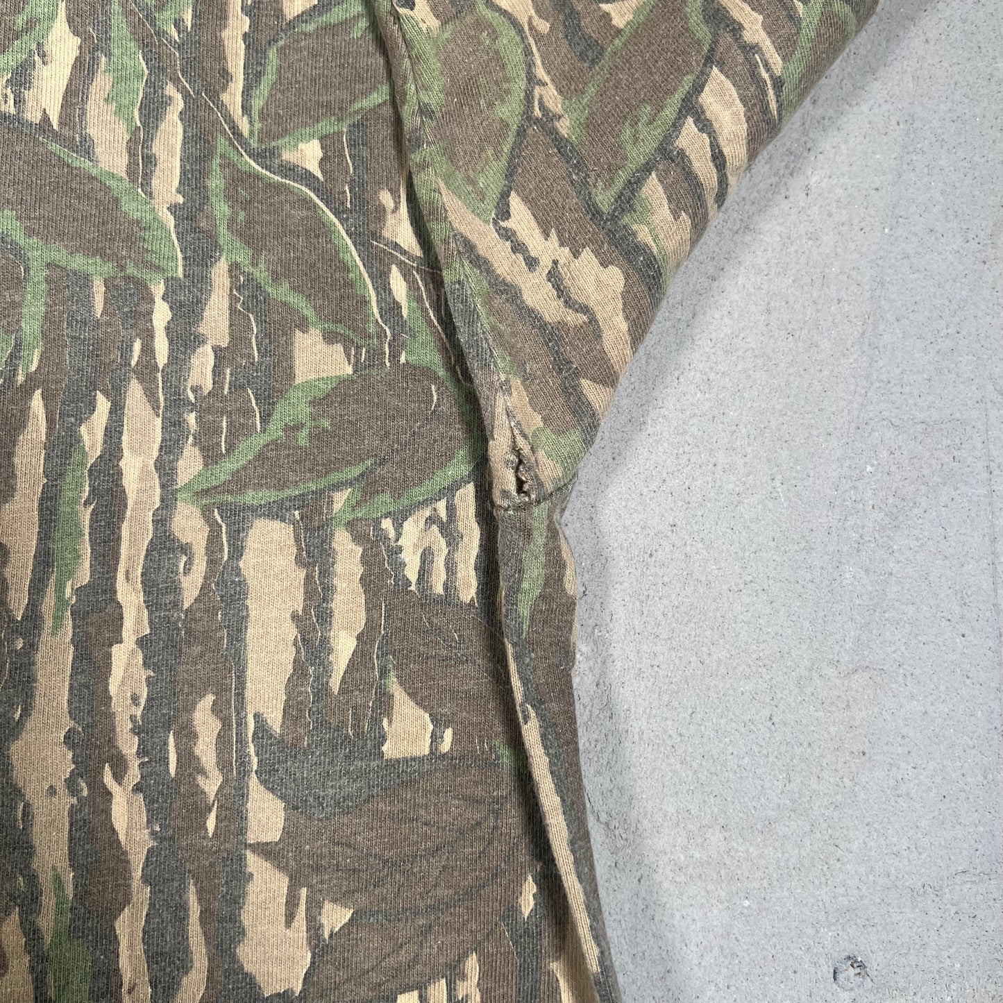 1990s RealTree Camo Pocket Tee Size XL USED v19187