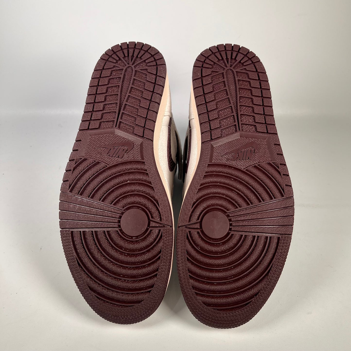 Jordan 1 A Ma Maniere Size 10.5 NEW s16545