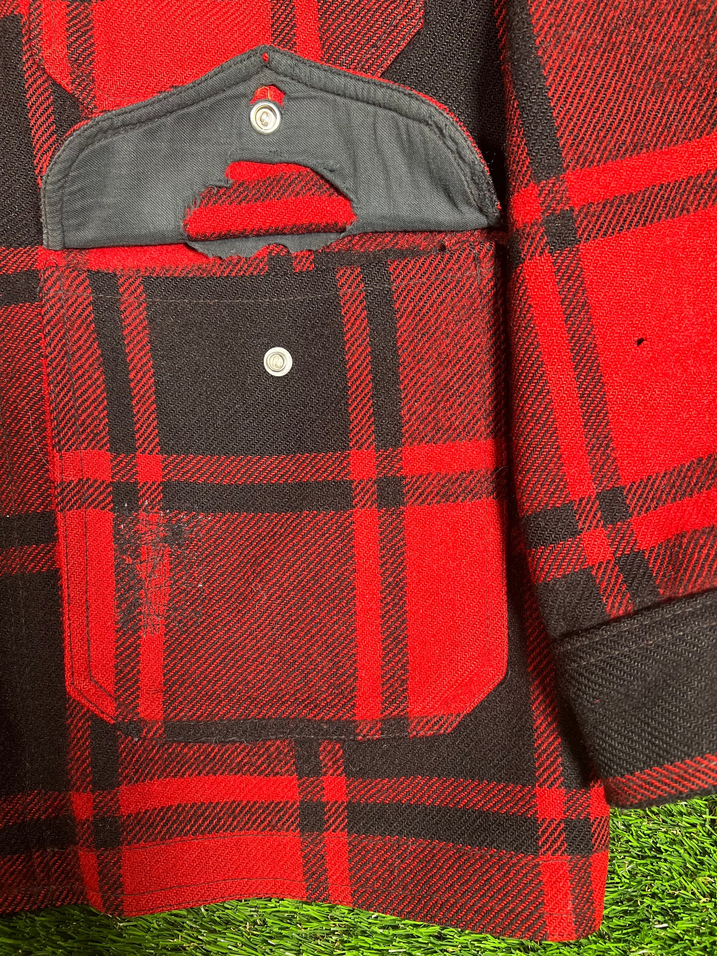 1960s Pendleton Red/Black Plaid Button Up Wool Button Up Size Large USED v18205