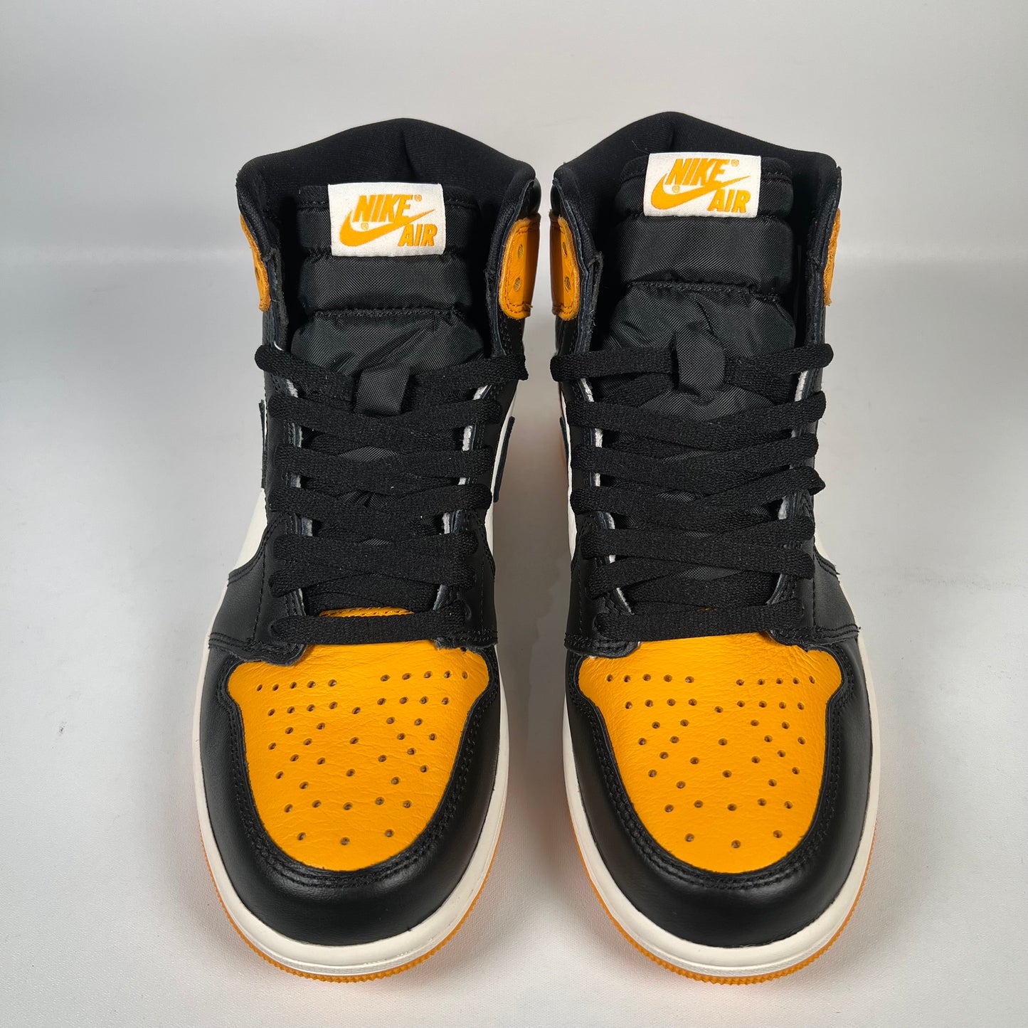 Jordan 1 High Taxi (2022) Size 8.5 NEW s19401