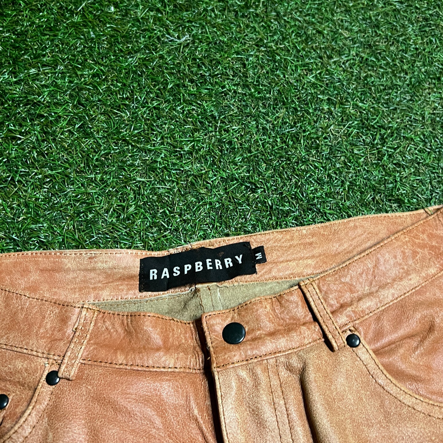 GV Gallery Raspberry Peace Leather Brown Shorts Size Medium NEW x13947