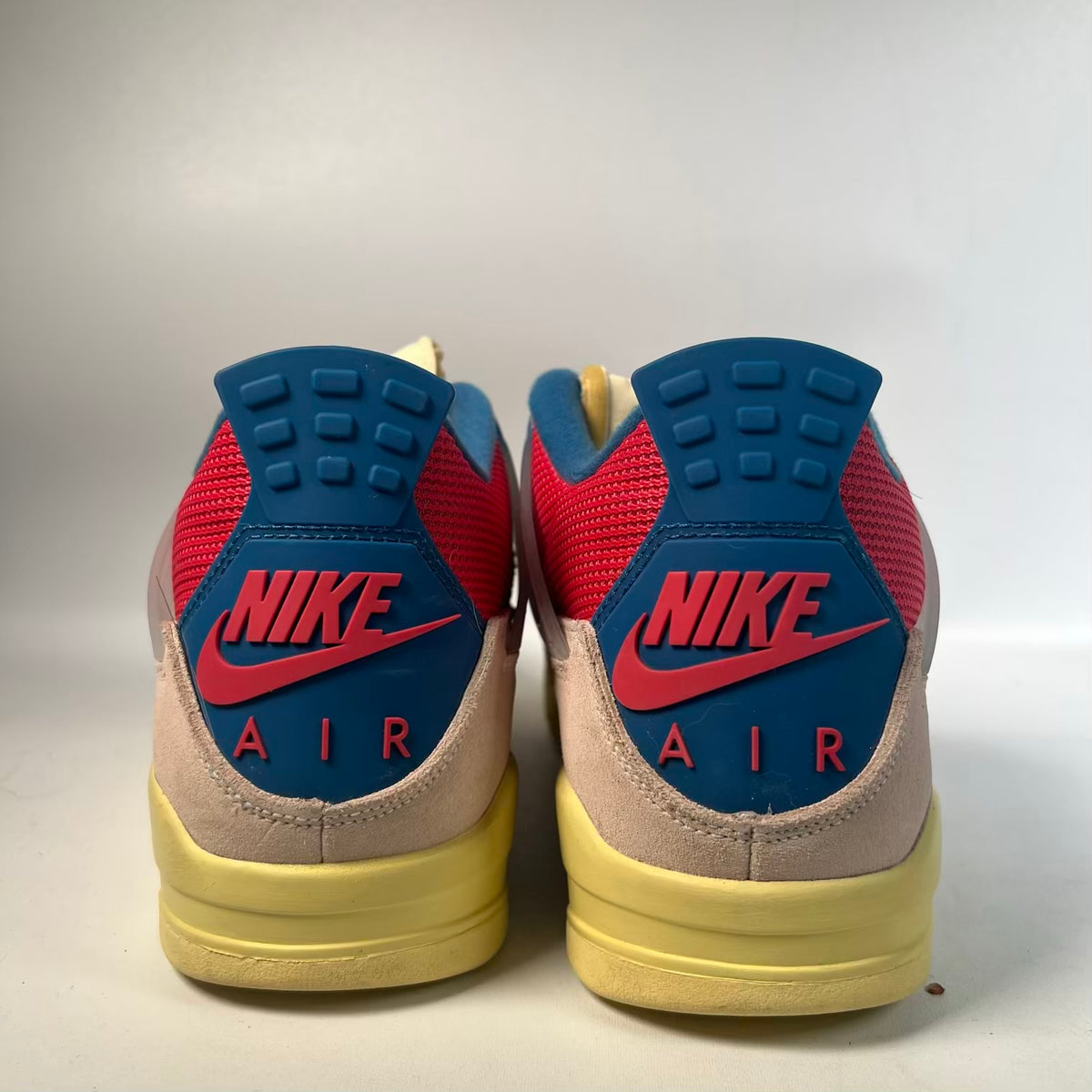 Jordan 4 Union Guava Ice (2020) Size 10 USED s23448