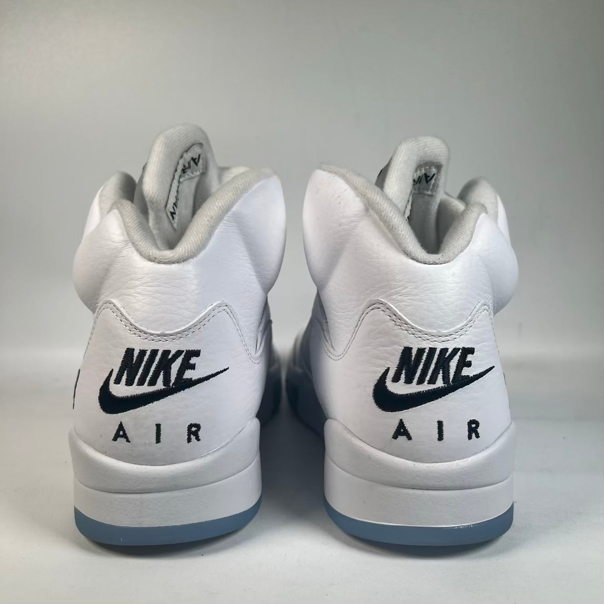 Jordan 5 White Metallic (2026) Size 9.5 USED s23625