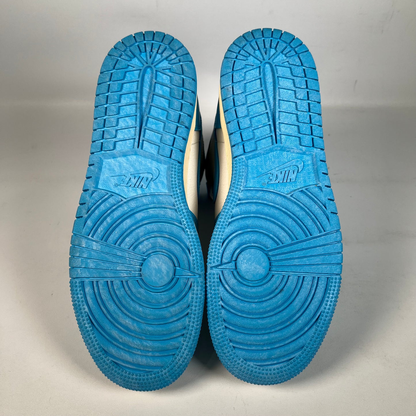 Jordan 1 UNC Reimagined (2025) Size 6.5y USED s22353