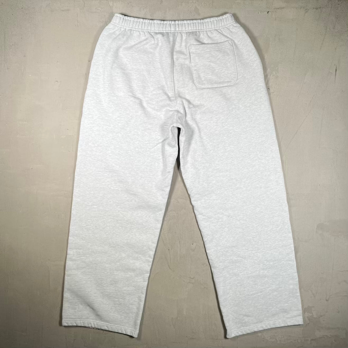 74 is War Grey Straight Leg Sweatpoants Size Large USED x18920