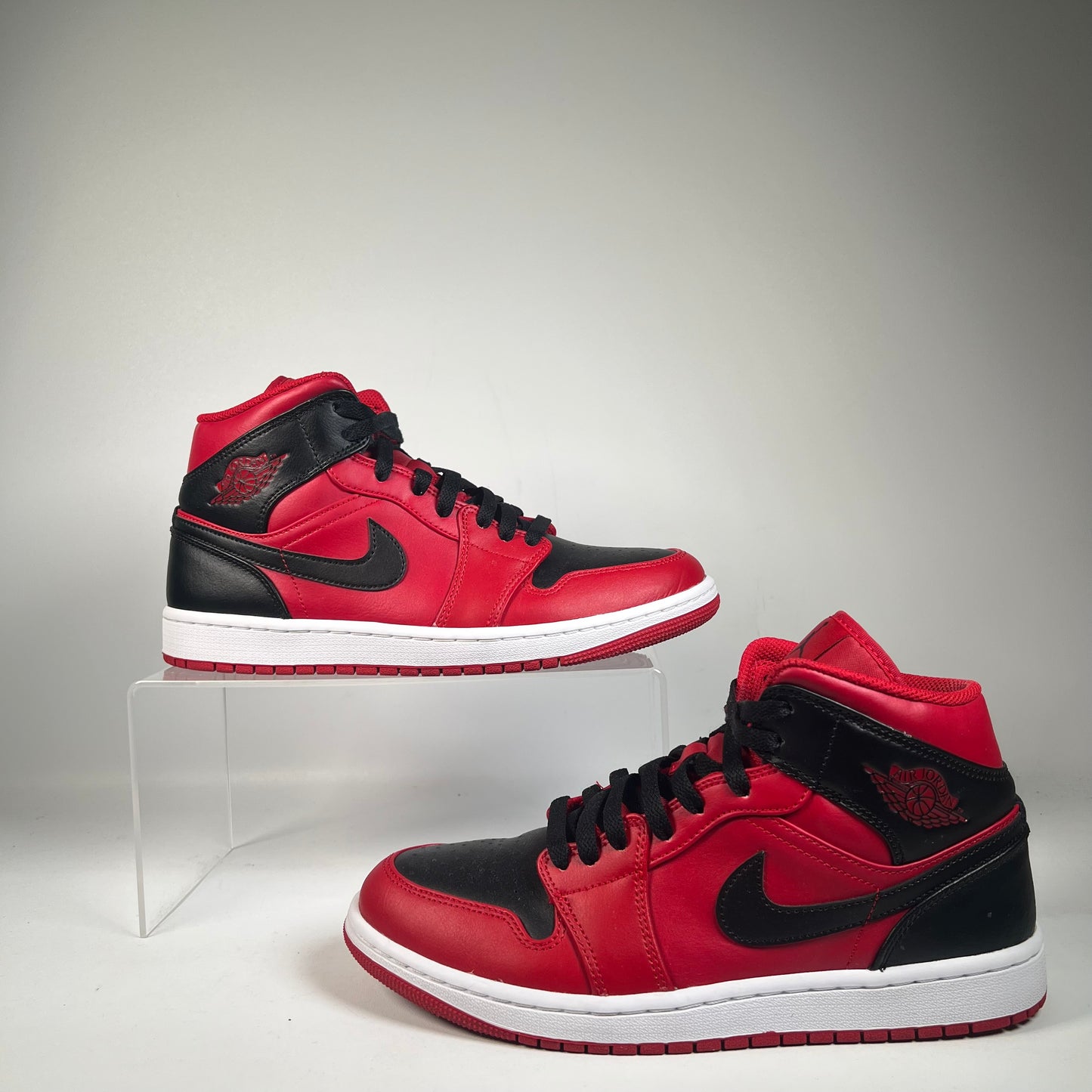 Jordan 1 Mid Reverse Bred (2021) Size 8.5 USED s21411