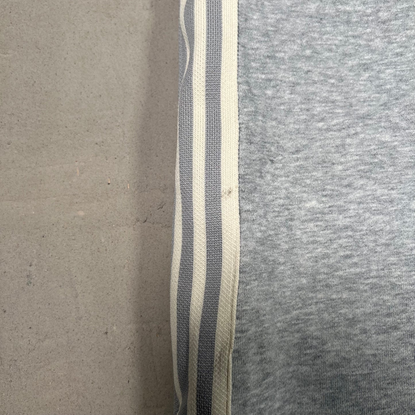 GV Gallery Raspberry Hills Lil Leon Grey Sweatpants Size XS USED x17536