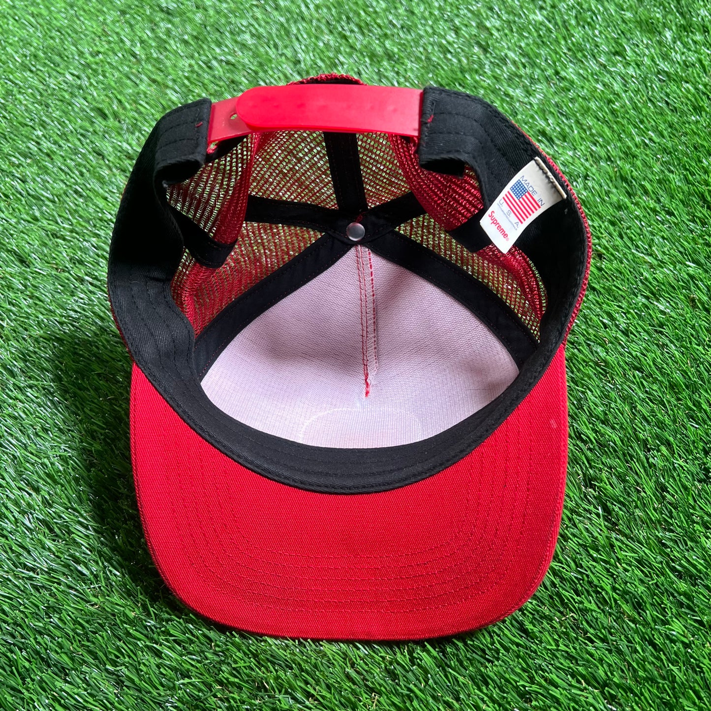 Supreme Black Cat Red Trucker Hat (2024) USED x15950