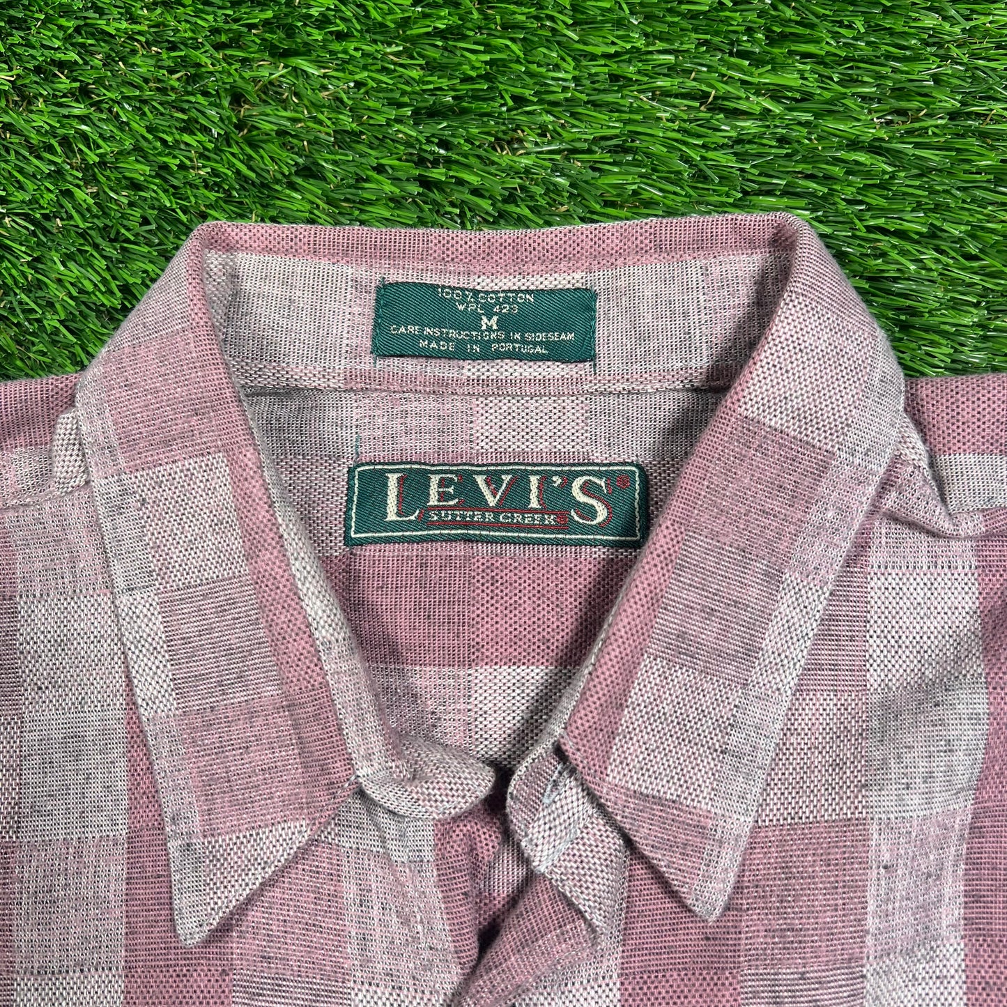 1980s Levis Sutter Creeked Pink Flannel Size Medium USED v18281