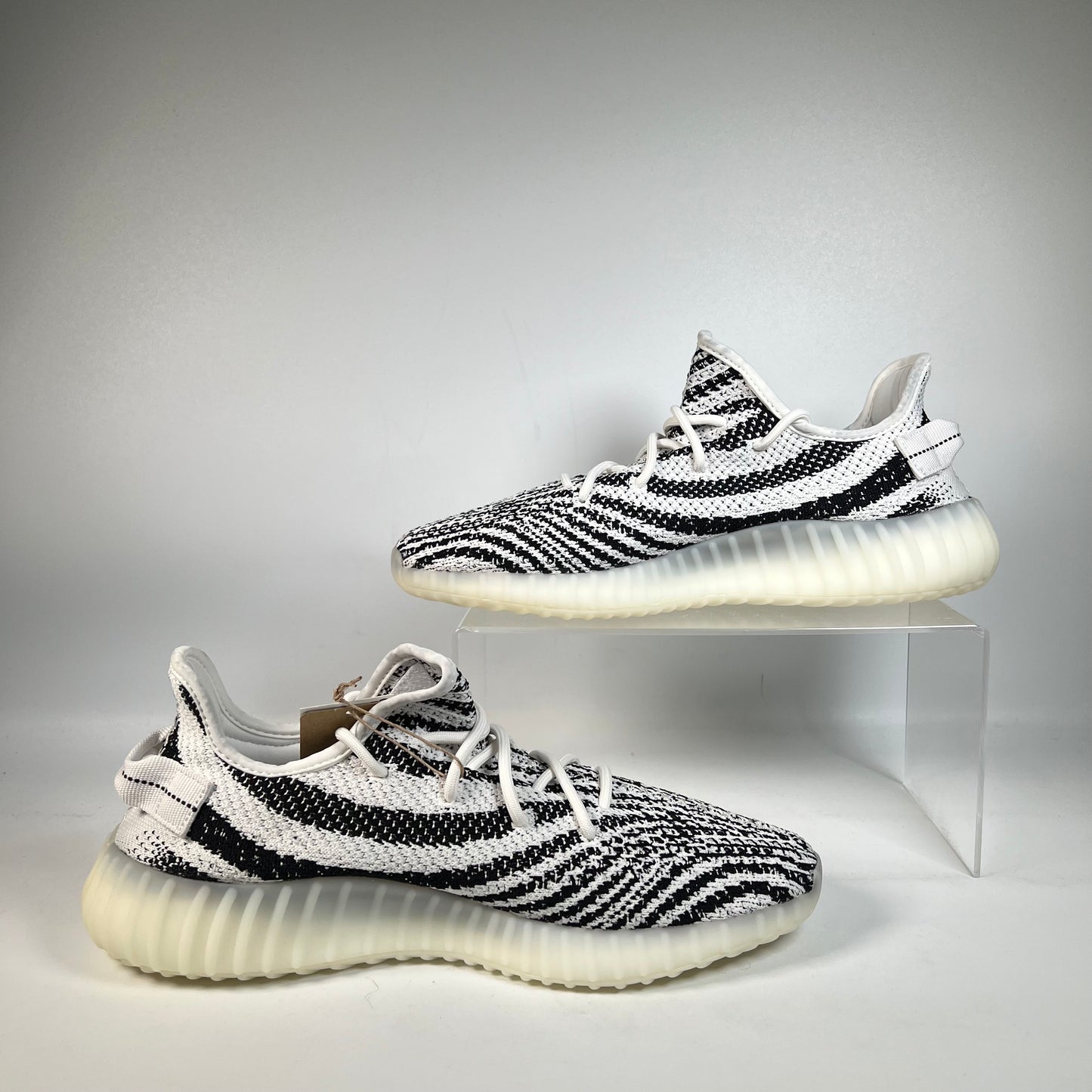 Yeezy 350 Zebra (2017) Size 11 NEW s22075