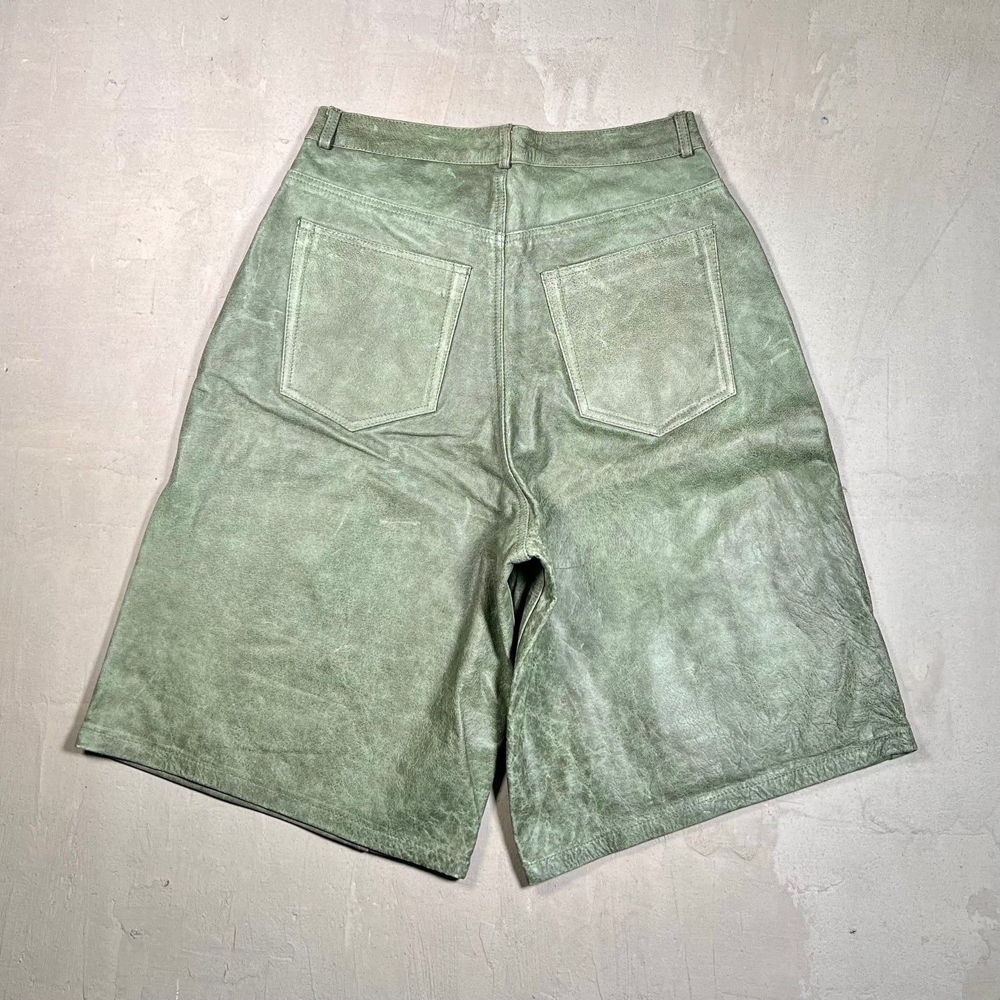 GV Gallery Green Leather Baggie Shorts Size Small USED x17505