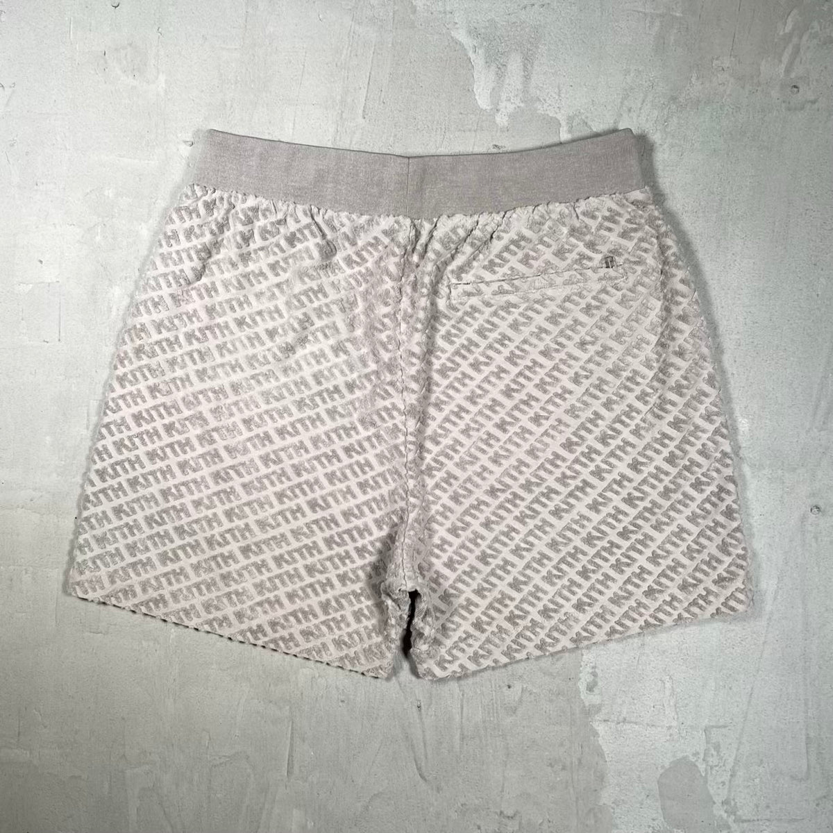 Kith Repeat Logo Stone Terry Shorts Size Medium USED x18669
