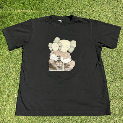Uniqlo X Kaws Companion Figures Black Tee Size Medium USED x14211