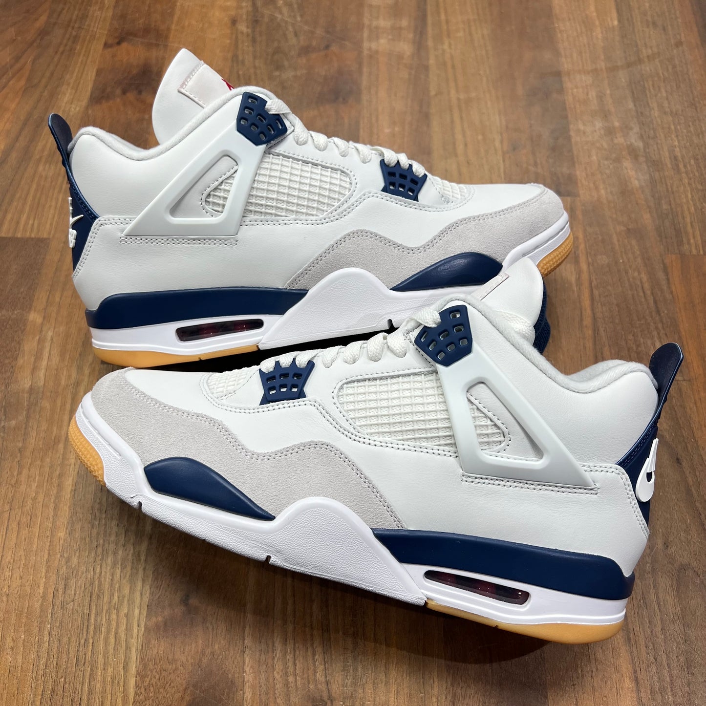 Jordan 4 SB Navy Size 10.5 NEW s16326
