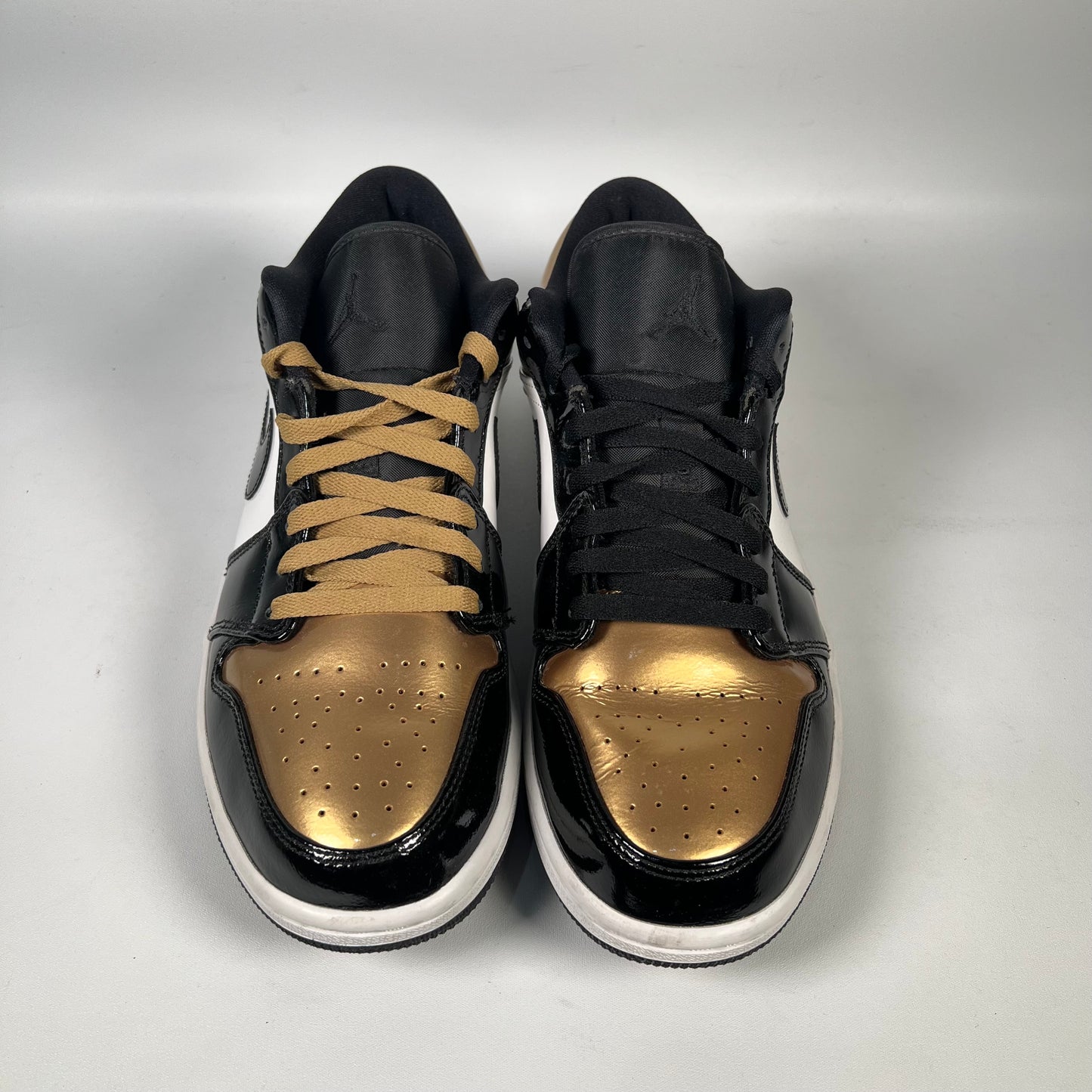 Jordan 1 Low Gold Toe (2019) Size 10 USED s19675