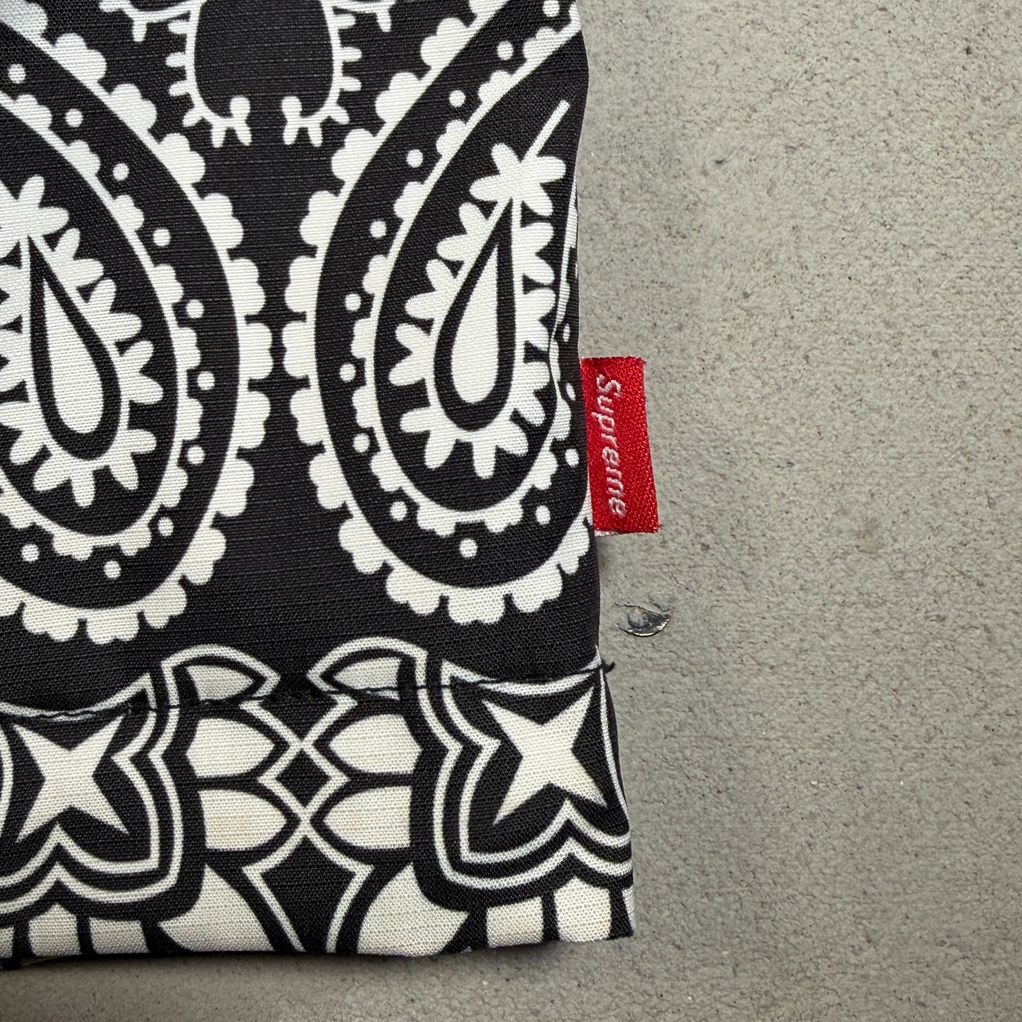 Supreme North Face Black Bandana Mountain Jacket (2014) Size Large USED x15382