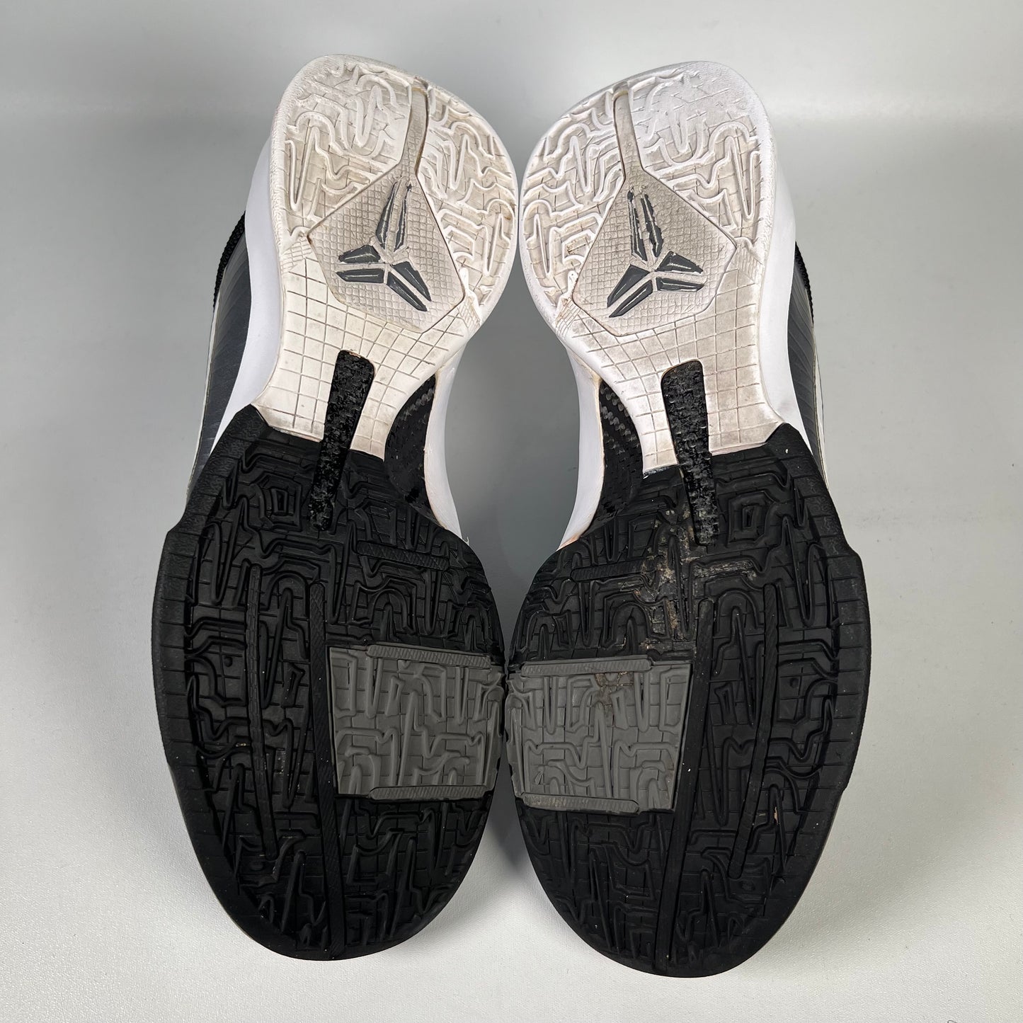 Kobe 5 Silver Black Low SAMPLES Size 8 USED s13779