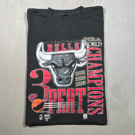 1993 Chicago Bulls 3 Peat Champs Black Tee Size XL USED v19244