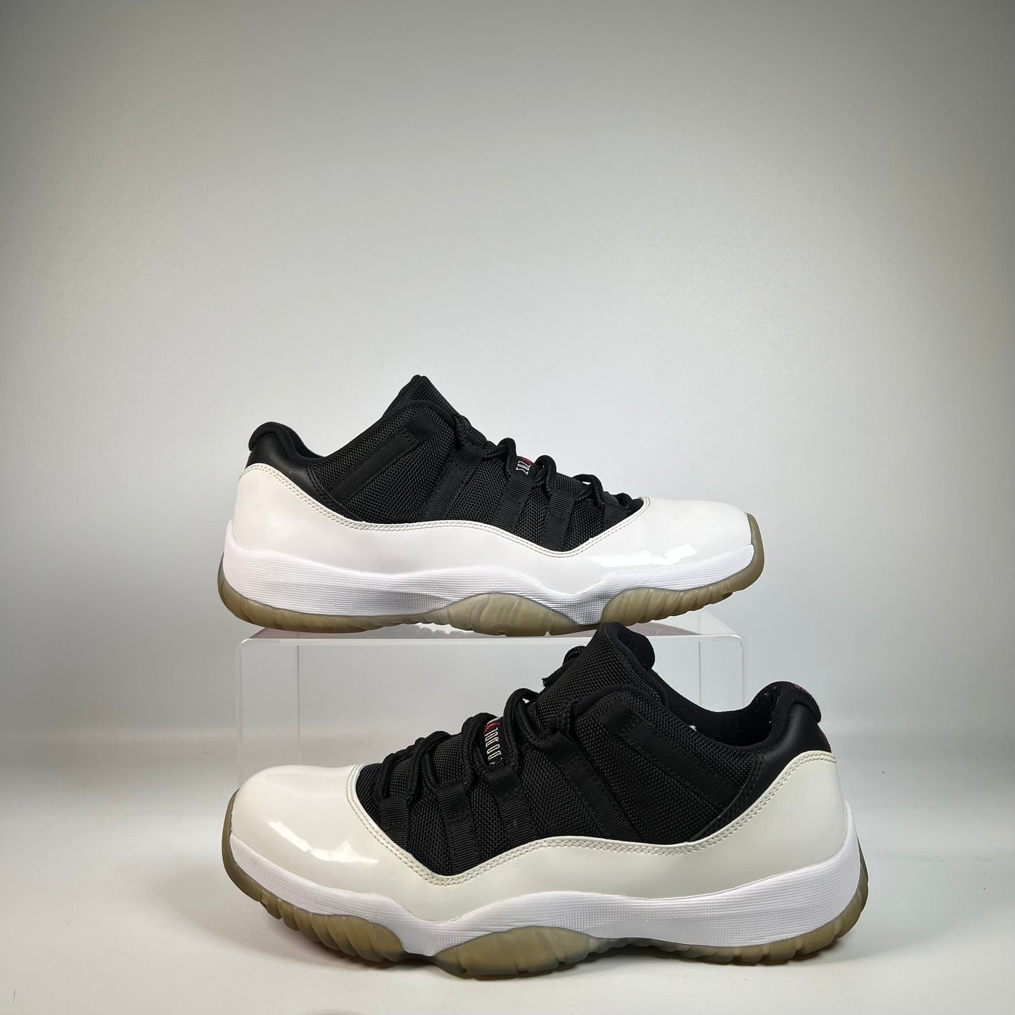 Jordan 11 Low Tuxedo (2013) Size 9 USED s21764