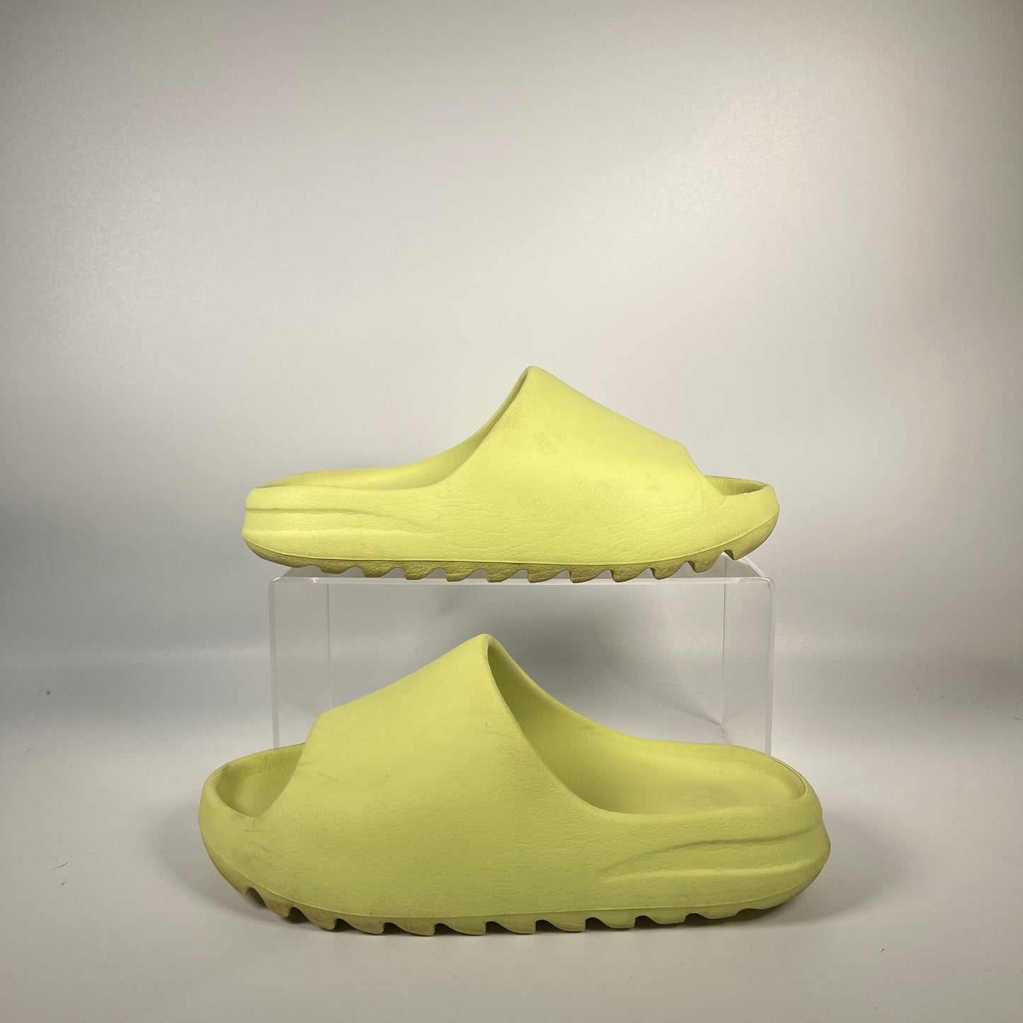 Yeezy Slide Green Glow (2023) Size 9 USED s18665