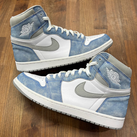 Jordan 1 Hyper Royal Size 11.5 USED s16467