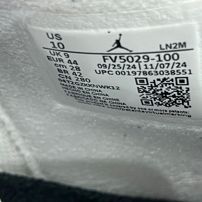 Jordan 4 White Cement (2025) Size 10 USED s18192