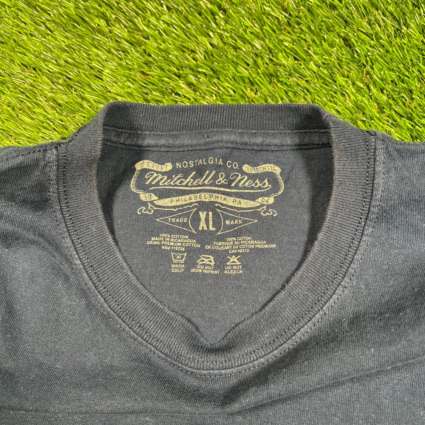 New York Yankees Navy Blue Logo Tee Size XL USED v17857