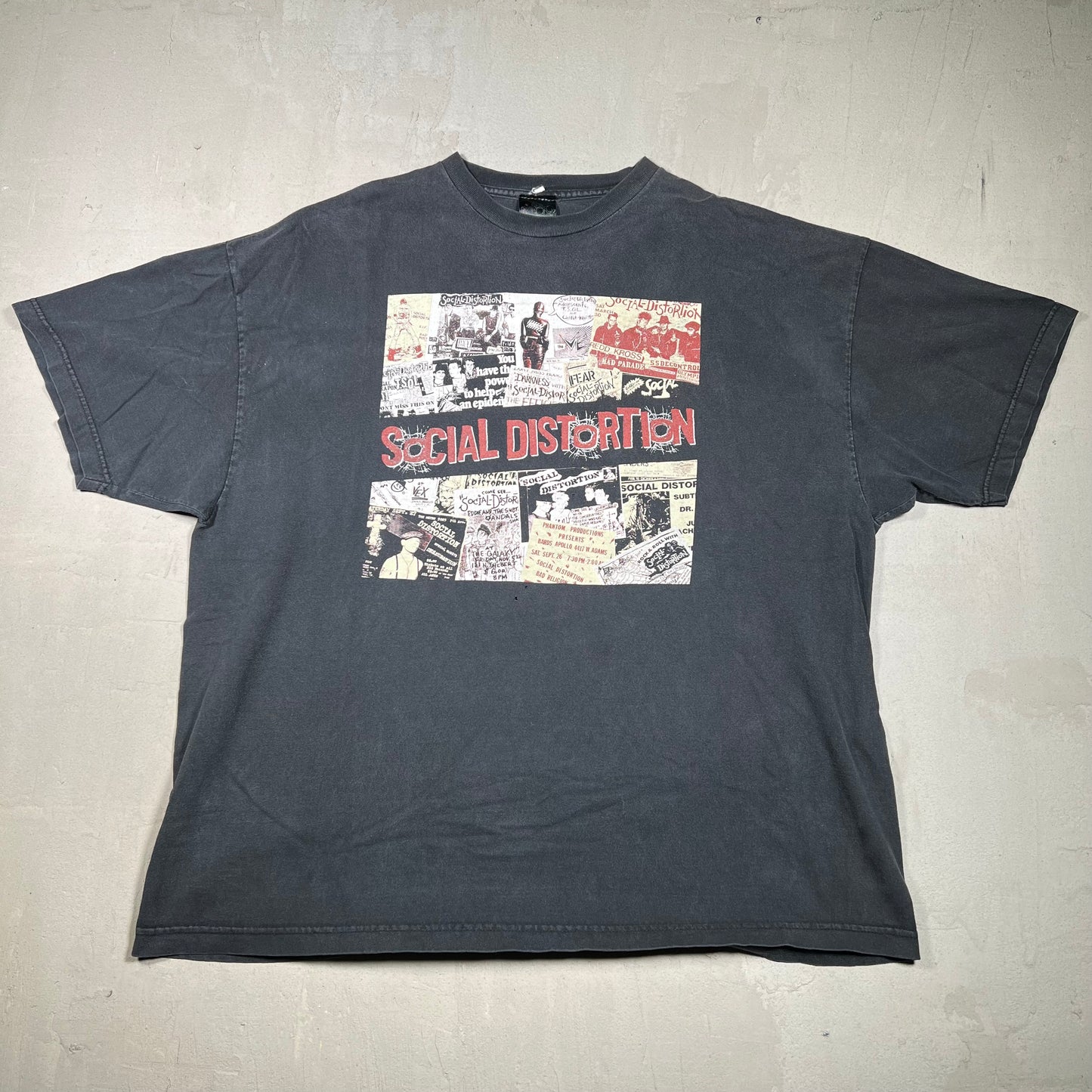 2000s Social Distortion Newspaper Clippings Black Tee Size XXL USED v16808