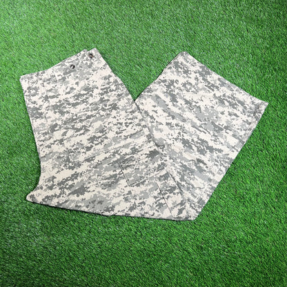 GV Gallery Raspberry Digi Camo Cargo Pants Size XL NEW x15526